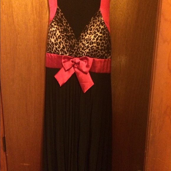 Dresses & Skirts - New cocktail dress. Size 1X.